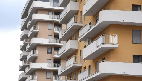 RIJEKA, 29. 01.2025. NOVOSTIILUSTRACIJA NOVOGRADNJA, AGENCIJA ZA NEKRETNINE, GRADEVINSKI SEKTOR IZGRADNJA, LUKSUZNE NEKRETNINE, STAN STANOVI POREZ NA NEKRETNINE, CIJENA KVADRATA, PRIUSTIVO STANOVANJE, PODSTANAR, PODSTANARSTVO, NAJAM STANA, ZGRADA, PRICUVA, ZAJEDNICA SUVLASNIKA, UPRAVITELJ,...PRODAJA STANOVA....SNIMIO SERGEJ DRECHSLER