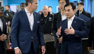 epa12501410 A handout photo made available by the South Korean defense ministry shows South Korean Defense Minister Ahn Gyu-back (R) speaking with US Secretary of Defense Pete Hegseth at a conference room of the Military Armistice Commission inside the inter-Korean truce village of Panmunjom at the western section of the inter-Korean border in Paju, northwest of Seoul, South Korea, 03 November 2025. Hegseth arrived in South Korea to hold annual security talks with Ahn on a two day visit. EPA/YONHAP HANDOUT SOUTH KOREA OUTHANDOUT EDITORIAL USE ONLY/NO SALES