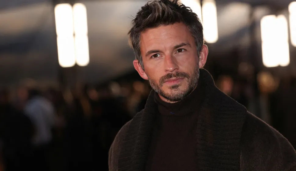 FILE PHOTO: Jonathan Bailey arrives for the Burberry SS26 catwalk show during London Fashion Week in London, Britain, September 22, 2025. REUTERS/Katie Collins/File Photo Photo: Katie Collins/REUTERS