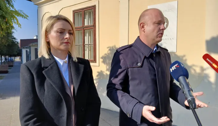 ĐakovoPresica Sanja Bježančević, SDP, i Mišel JakšićStudeni 2025.