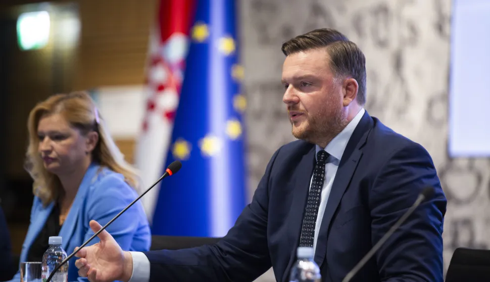 Zagreb, 21.05.2025 - Ministarstvo financija predstavilo je novo izdanje trezorskih zapisa. Također, predstavljena je aplikacija M-Riznica, digitalna platforma za vrijednosne papire Ministarstva financija. Na fotografiji Marko Primorac. foto HINA/ Daniel KASAP/ dk