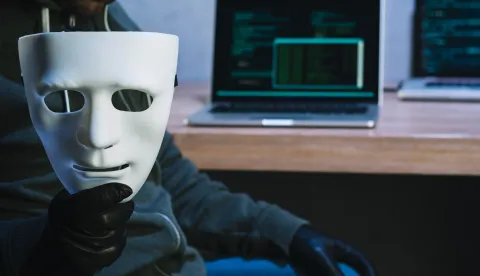 ransomware maleware virus haker maska kompjutor ilustracija freepik