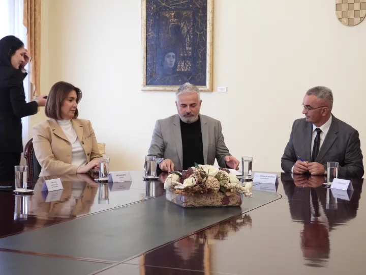 POŽEGA - Nakon skoro pola stoljeća od prvog spomena potrebe gradnje još jedne osnovne škole u Požegi, uskoro kreće izgradnja u naselju Babin Vir.