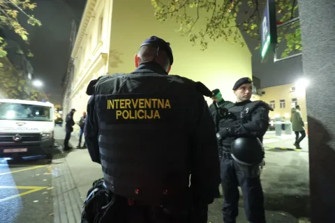 07.11.2025., Zagreb - Interventna policija u Preradovicevoj ulici gdje se ocekuje otvorenje izlozbe "Efemeris - legat Dejana Medakovica" cime se obiljezava i otvorenje ovogodisnjih Dana srpske kulture. Photo: Pixsell/PIXSELL