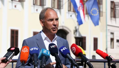 Zagreb, 28.08.2024 - Zastupnik u Europskom parlamentu i član Predsjedni&scaron;tva Domovinskog pokreta Stephen Nikola Bartulica održao je konferenciju za novinare o Izbornom saboru Domovinskog pokreta. Na fotografiji Stephen Nikola Bartulica.foto HINA/ Denis CERIĆ /dc