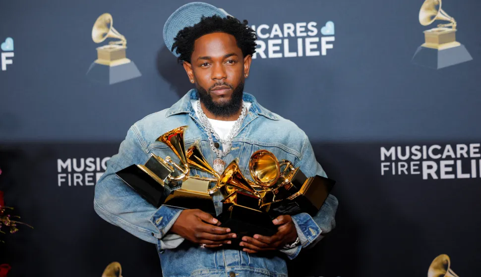 FILE PHOTO: Kendrick Lamar, winner of the Record Of The Year, Best Rap Performance, Best Rap Song, Best Music Video, and Song Of The Year awards, poses in the press room during the 67th Annual Grammy Awards in Los Angeles, California, U.S., February 2, 2025. REUTERS/Mike Blake/File Photo Photo: MIKE BLAKE/REUTERS
