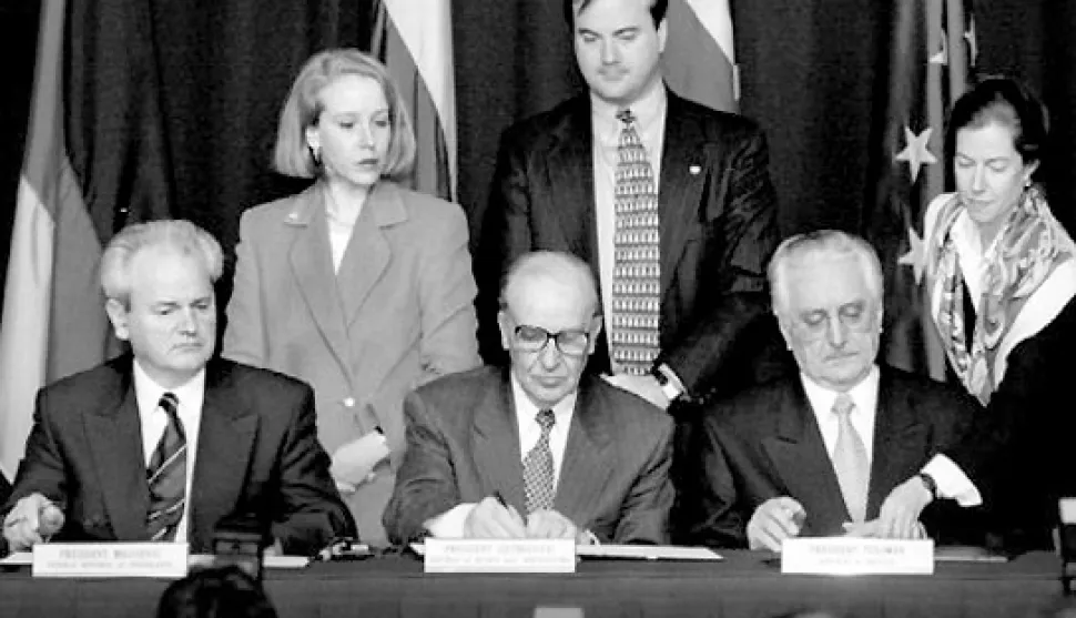 1811, 2000.Dayton, 22.11.1995., Milosevic, Izetbegovic i Tudjman potpisuju povjesni Daytonski sporazumFoto: FaH