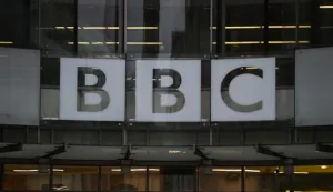 epa09801543 The BBC (British Broadcasting Corporation) headquarters in London, Britain, 04 March 2022. The BBC has announced it will temporarily suspend the work of all its BBC News journalists and staff currently working in Russia, following legislation introduced by Russia. BBC Director Tim Davie said 'This legislation appears to criminalise the process of independent journalism. It leaves us no other option than to temporarily suspend the work of all BBC News journalists'. EPA/ANDY RAIN