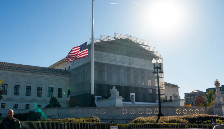 epa12505052 The sun rises over the facade of the Supreme Court in Washington, DC, USA, 05 November 2025. Supreme Court justices hear oral arguments in Learning Resources, Inc. v. Trump, a case challenging President Donald Trump's authority to impose tariffs on nearly all goods imported into the United States. EPA/AARON SCHWARTZ