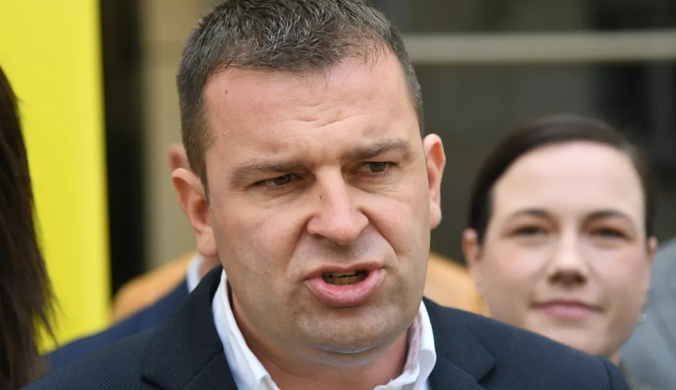 18.10.2025., Bjelovar - U organizaciji HSLS-a u suradnji sa Zakladom Friedrich Naumann odrzavaju se dvodnevne Strateske konzultacije za vijecnike, nacelnike i gradonacelnike s naglaskom na dijeljenja relevantnih iskustva u radu i vodjenju liberalnih politika. Uz mnoge stranacke pripadnike sudjelovali su i bivsi predsjednici HSLS-a, Darinko Kosor i Drazen Budisa, te Djurdja Adlesic koje je ugostio domacin Dario Hrebak. Photo: Damir Spehar/PIXSELL