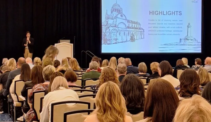 Hrvatska, Slovenija i Austrija promoviraju svoje turističke ponude na tržištu SAD-a zajedničkom kampanjom "Alps - Adriatic - Amazing", koju sufinancira Europska komisija za putovanja (ETC), u svrhu promocije Europe na tom tržištu kao visokokvalitetne turističke destinacije.