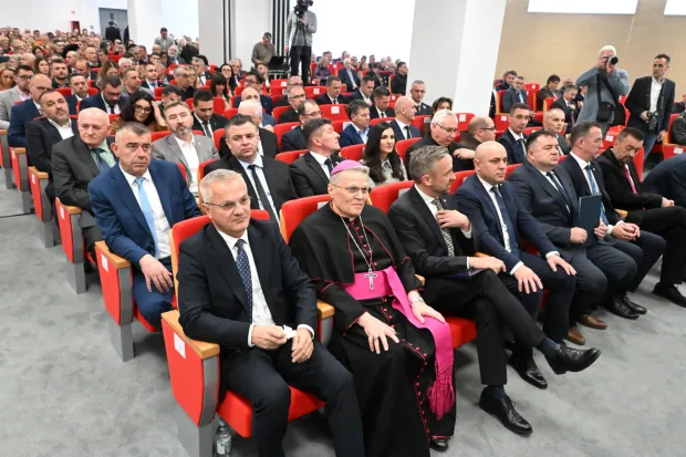 Vukovar, 11.11.2025. - Dan Vukovarsko-srijemske županije obilježen Svečanom sjednicom VSŽ u Veleučilištu "Lavoslav Ružička", te dodjelom godišnjih nagrada i nagrada za životno djelo. foto HINA/ Gordan Panić/ tm