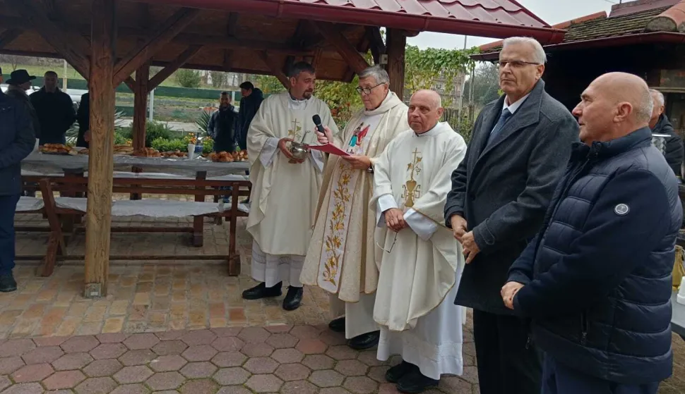 Dan Grada Belog Manastira, blagoslov mladog vina