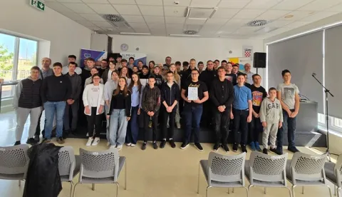 Centar izvrsnosti u ELPROS-u: Od robotike do UI-ja, od šaha do podcasta