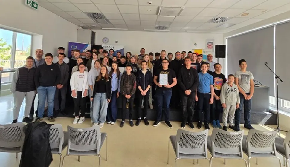 Centar izvrsnosti u ELPROS-u: Od robotike do UI-ja, od šaha do podcasta