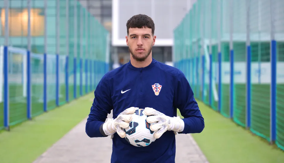 Osijek, 27. 10. 2025., Opus Arena, Hrvatska nogometna reprezentacija, U-17, priprema, pripreme, trening, Matej Grahovac - vratar SNIMIO BRUNO JOBST