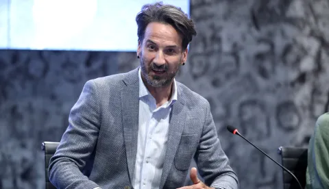 Zagreb, 29.05.2025. - Ministar rada, mirovinskoga sustava, obitelji i socijalne politike Marin Piletić svečano je uručio nagrade za izuzetne uspjehe ostvarene u promicanju i obavljanju udomiteljstva u 2025. godini u povodu Nacionalnog dana udomiteljstva. Na fotografiji Marin Miletić. foto HINA /Zvonimir KUHTIĆ/ kuzo