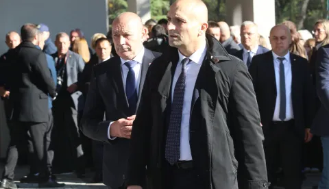 Vukovar, 06. 11. 2025, Vukovar posljednji ispračaj Jean - Michel Nicoliera u Vukovaru. Posljednji sipračaj Jean Michel Nicoliera na Memorijalnom groblu. Tomo Medved i Ivan Anušić.snimio GOJKO MITIĆ