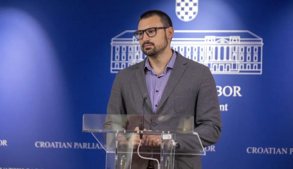 Zagreb, 24.10.2025 - Konferencija za medija kluba zastupnika Možemo-a. Na fotografiji Jelena Milo&scaron;, Marin Živković. foto HINA/ Daniel KASAP/ dk