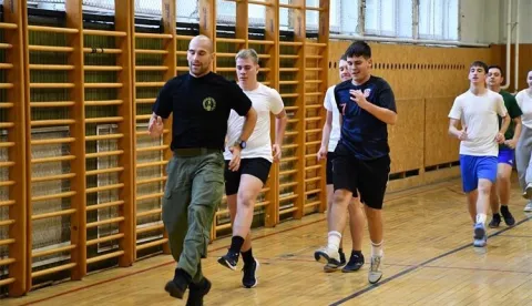 Trening sa specijalcima u Prvoj srednjoj školi Beli Manastir