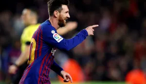 epa07245709 FC Barcelona's Lionel Messi celebrates after scoring against Celta during their Spanish Liga Primera Division soccer match played at Nou Camp stadium in Barcelona, Spain, 22 December 2018. EPA/Alberto Estevez