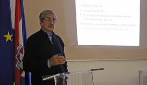 Osijek, 13. 11. 2025, Hotel Mursa, Predavanje o Vukovarskoj ratnoj bolnici.snimio GOJKO MITIĆ