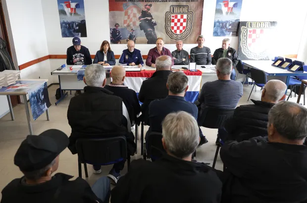 Osijek, 14. 11. 2025., Zeleno polje 5, UHDDR, Mi ne zaboravljamo, Dan sjećanja na Vukovar, press, konferencija za medijeSNIMIO BRUNO JOBST