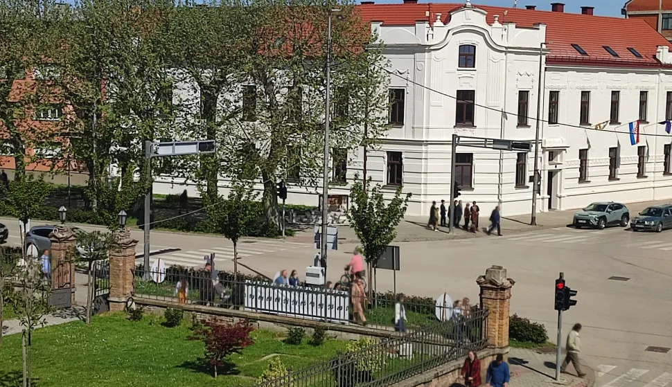 Zgrada gradske uprave u Županjifoto: Marija Lešić Omerović