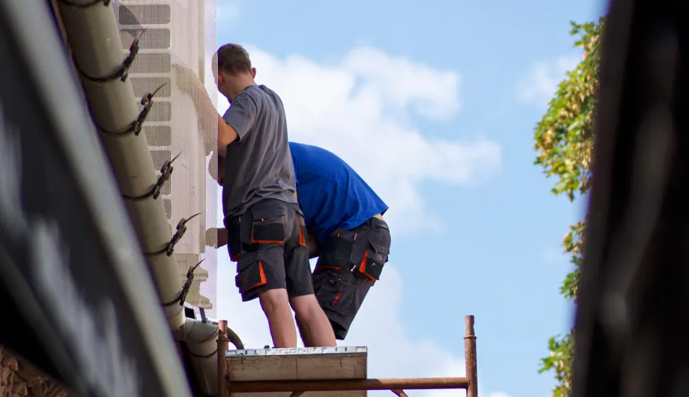 Osijek, 31. 07. 2025., Slobodnjaci; radovi; radnici; radnik; građevina; građevinski radovi; slobodnjak; skela