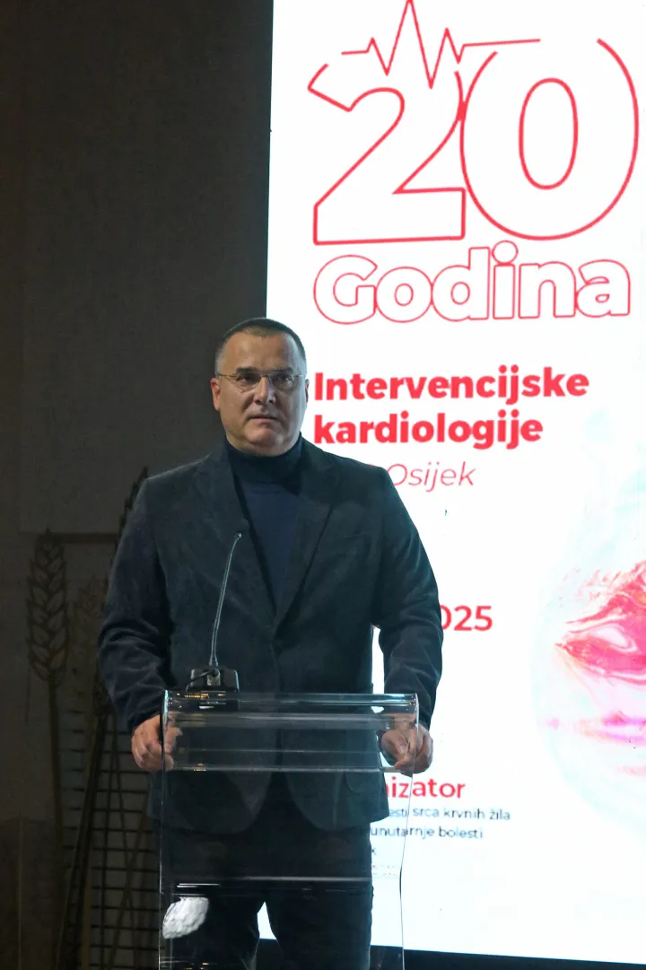 Osijek, 14. 11. 2025, Čepin, Hangar. 20 godina Odjela za intervencijsku kardiologiju i poremećaje srčanog ritma... Kurunoslav Šego.snimio GOJKO MITIĆ