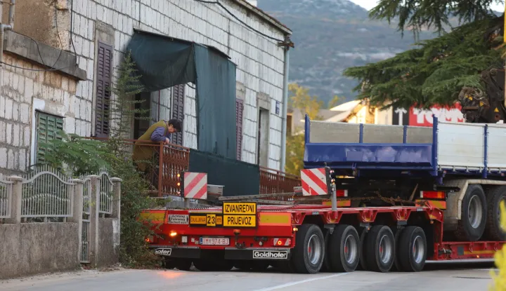 Kamion, pretovareni kamioni, ceste