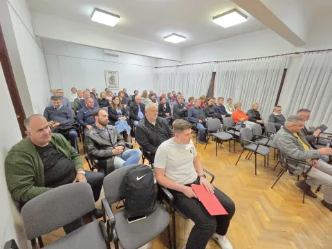 Dr. Tomislav Ćavar predstavio pjesničku zbirku &ldquo;Ples na dlanu&rdquo;: Pro&scaron;le, sada&scaron;nje i buduće vrijednosti