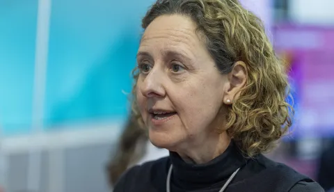 Zagreb, 12.11.2025 - Predstavljanje projekta "Kulturna iskaznica" održano u okviru Premium programa Interlibera. Projekt je predstavila ministrica kulture i medija Nina Obuljen Koržinek (na slici) i članica uprave FINA-e Vinka Ilak, koje su nakon toga sudjelovale na panelu s kustosicom Klovićevih dvora Petrom Vugrinec, ravnateljem Instituta za društvena istraživanja Borisom Jokićem, filmskim producentom i umjetničkim ravnateljem Pulskog filmskog festivala Danielom Pekom te učenicama zagrebačke Prirodoslovne škole Vladimira Prelog i II. Gimnazije Leom Kramarić, Loris Borković i Lucijom Graovac.Foto Hina/ Dario GRZELJ/ dag