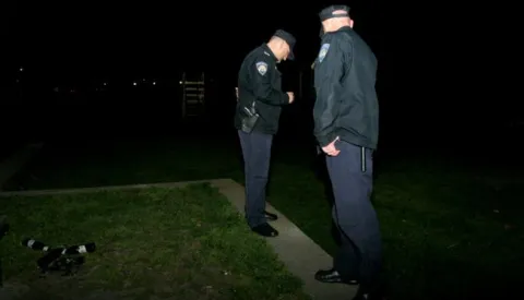 OSIJEK, 22. 03. 2014, NOĆNA OPHODNJA. POLICIJA, TEMELJNA POLICIJA. 2. POLICISKA POSTAJA DONJI GRAD. GORAN PETROVIĆ, DAVOR IVANČOK..snimio GOJKO MITIĆ