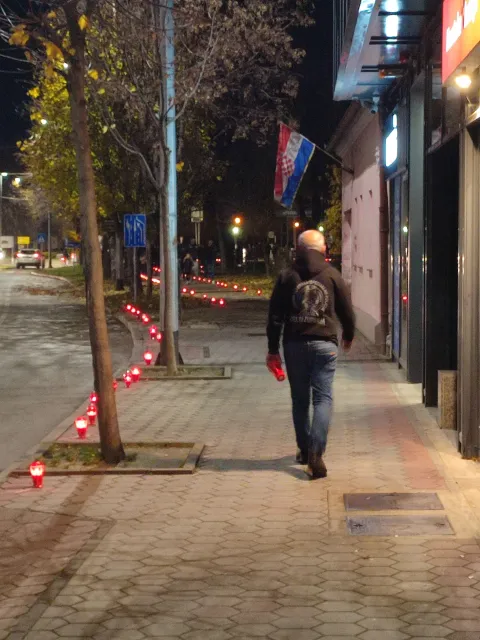 Županjci pale svijećefoto: Marija Lešić Omerović