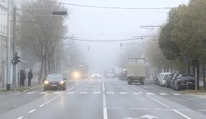 Osijek, 10. 11. 2025., slobodnjaci, slobodnjak, jesen; magla; promet; otežan promet; pozornostSNIMIO BRUNO JOBST