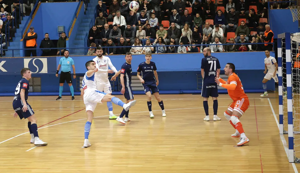 “Plavi dječaci” opet ušutkani u Zrinjevcu