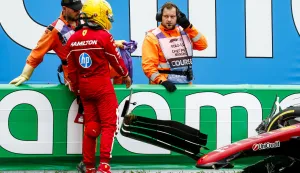 epa12340143 Scuderia Ferrari driver Lewis Hamilton of Britain crashes during the Formula One Dutch Grand Prix race at Zandvoort Circuit in Zandvoort, the Netherlands, 31 August 2025. EPA/SEM VAN DER WAL