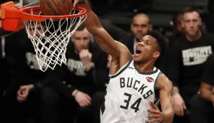epa07344165 Milwaukee Bucks forward Giannis Antetokounmpo dunks the ball past the Brooklyn Nets defense in the first half of the game between the Milwaukee Bucks and the Brooklyn Nets at Barclays Center in Brooklyn, New York, USA, 04 February 2019. EPA/JASON SZENES SHUTTERSTOCK OUT
