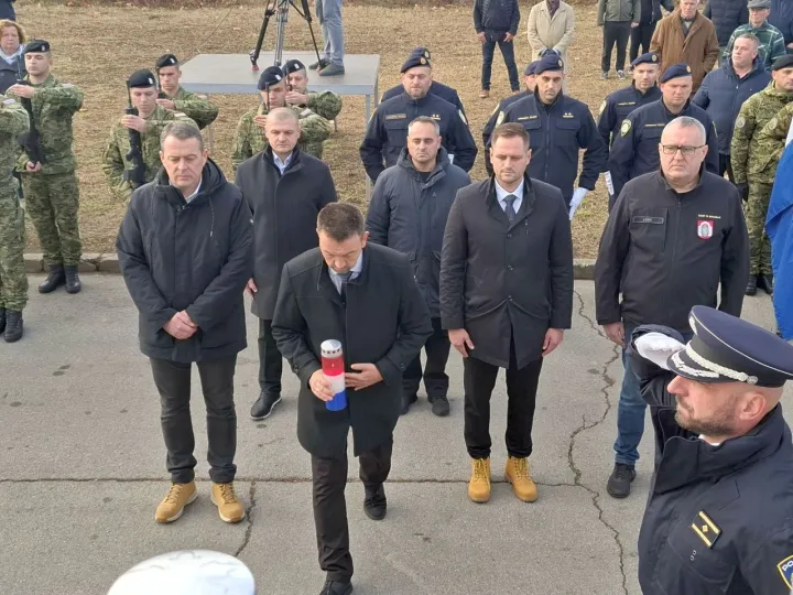 Žrtva Borova naselja za Domovinu, polaganje vijenaca - Grad Vukovar