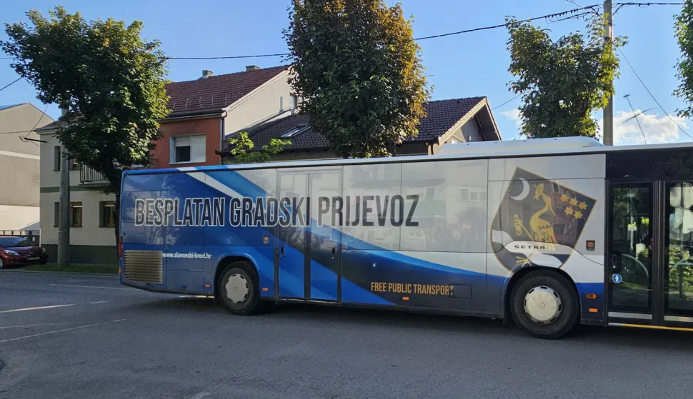 SLAVONSKI BRODPrema analizi portala Gradonačelnik.hr, Slavonski Brod se izdvaja kao grad koji je otišao korak dalje od drugoh - 1. travnja 2024. uveo je besplatan javni gradski prijevoz za sve građane i posjetitelje