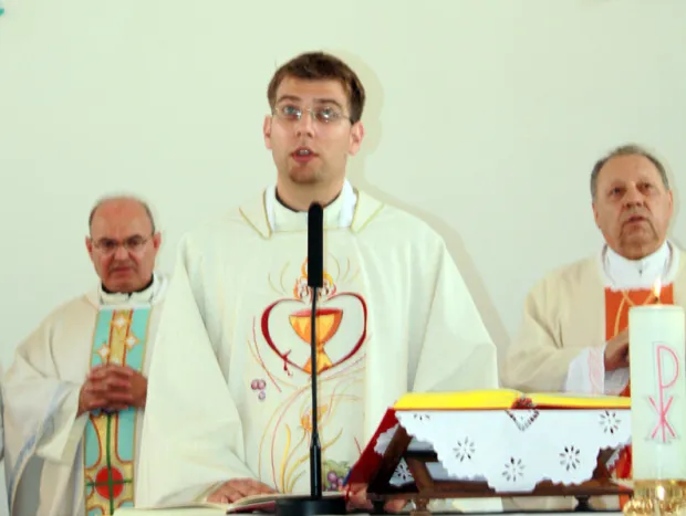 zemunik,24.7.2011. mlada misa don darko marusic- Mladomisnik don Darko Maru?i?