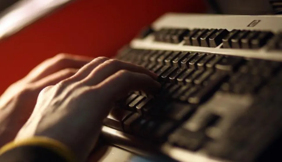 Rijeka, 17.2.2012. (Ilustracija) - Na upanijskome sudu u Rijeci podignuta je optunica protiv 17 hrvatskih dravljana koje se tereti da su se nazakonito okoristili na automatima za igre na sreću, to jest da su počinili vie kanjivih djela udruivanja radi počinjenja kaznenih djela, računalne prijevare i pranja novca te da su tako vie tvrtaka otetili za najmanje 1,8 milijuna kuna, izvijestio je danas Ured za suzbijanje korupcije i organiziranoga kriminala (USKOK). foto FaH/ Damir SENČAR/ ua