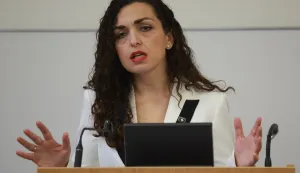 epa12475635 President of Kosovo Vjosa Osmani Sadriu gestures as she delivers a speech in Berlin, Germany, 23 October 2025. President of Kosovo Vjosa Osmani Sadriu delivered the Humboldt Speech on Europe in Berlin. EPA/CLEMENS BILAN