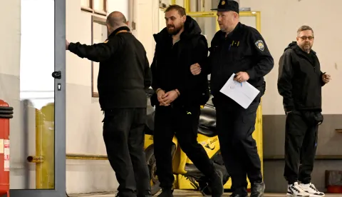 20.11.2025., Zagreb - U zgradu USKOK-a u Branimirovoj privedene su osobe osumnjicene za namjestanje javne nabave u bolnici Sveti Ivan u Jankomiru. Photo: Marko Lukunic/PIXSELL