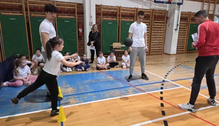 VINKOVCIU sportskoj dvorani Ekonomske i trgovačke škole Ivana Domca održan je Olimpijski festival osnovnih školastudeni 2025.