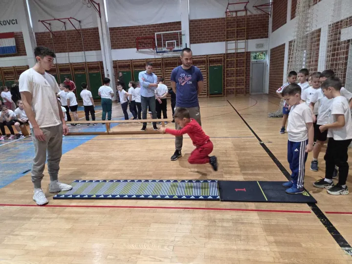 VINKOVCIU sportskoj dvorani Ekonomske i trgovačke škole Ivana Domca održan je Olimpijski festival osnovnih školastudeni 2025.