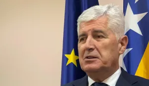 Mostar, 07.11.2025. - Predsjednik Hrvatskog narodnog sabora BiH Dragan Čović rekao je u petak da u Mostaru da bi bilo "naivno" propustiti priliku za proširenje koju je EU ponudila zemljama zapadnog Balkana. foto HINA/ Zoran Krešić/ ml