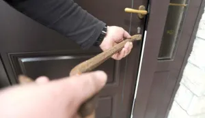 RIJEKA 03.04.2013ILUSTRACIJARAZBOJSTVO,LOPOV,KRAĐA,PROVALAFOTO RONI BRMALJ