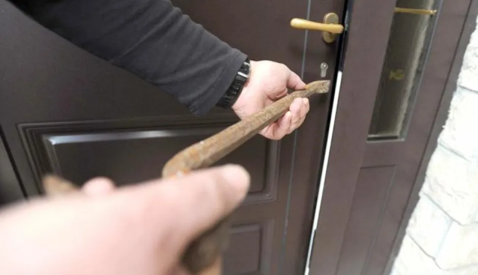 RIJEKA 03.04.2013ILUSTRACIJARAZBOJSTVO,LOPOV,KRAĐA,PROVALAFOTO RONI BRMALJ